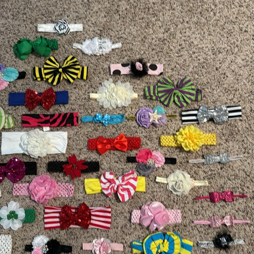 Lot/bundle of baby/girls headbands I believe I counted 48 large variety